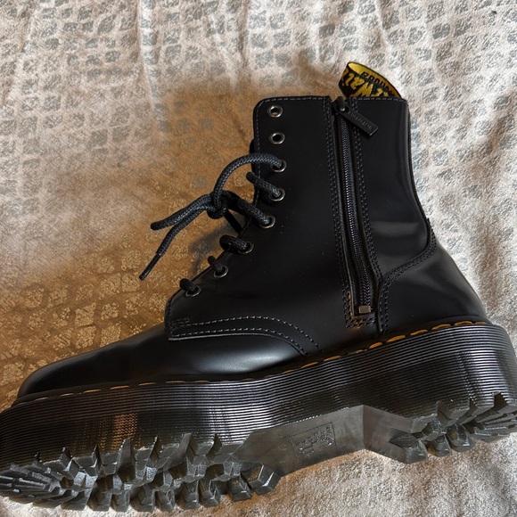 Dr. Martens Jadon Boot Smooth Leather Platforms NWOT - Picture 7 of 9